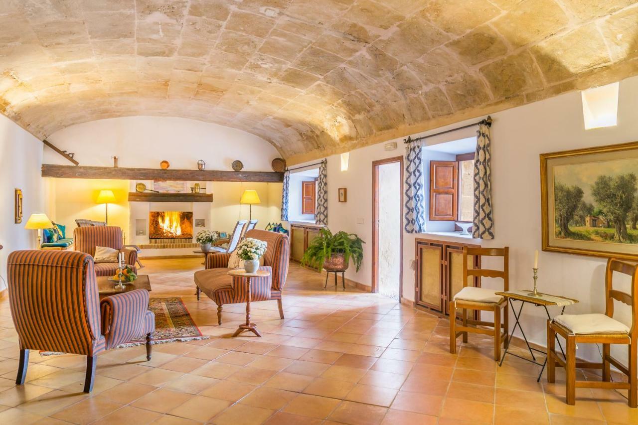 Historic House In Mallorca Up To 12 Guests Villa อานดราตส์ ภายนอก รูปภาพ