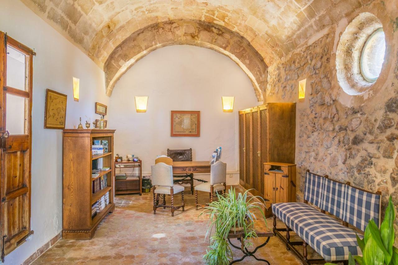 Historic House In Mallorca Up To 12 Guests Villa อานดราตส์ ภายนอก รูปภาพ