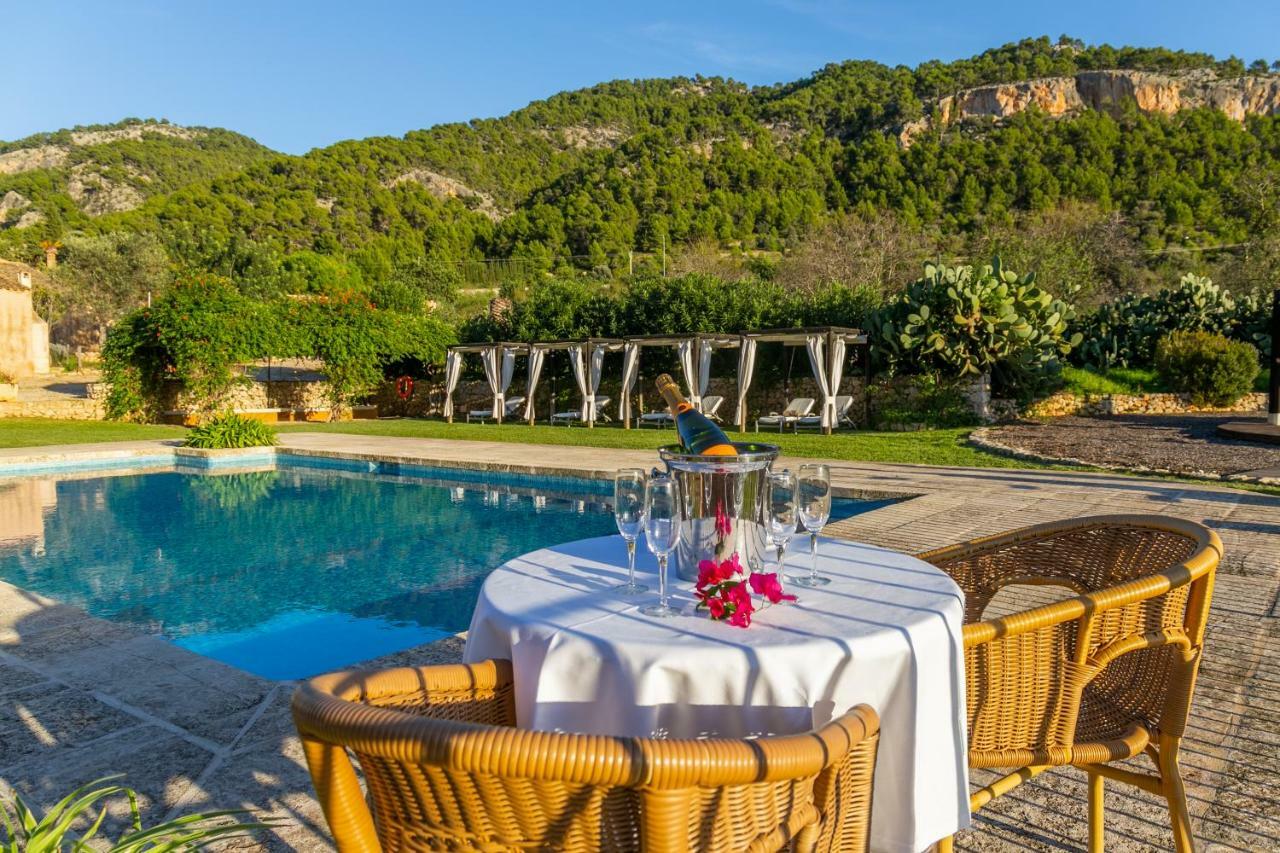 Historic House In Mallorca Up To 12 Guests Villa อานดราตส์ ภายนอก รูปภาพ